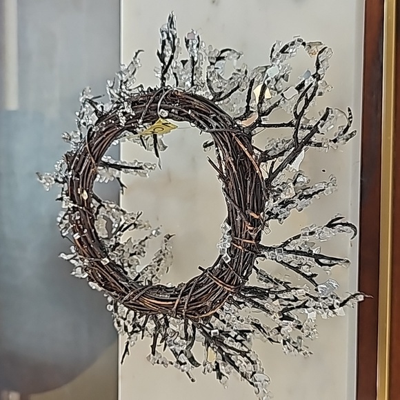 NWOT ICED CANDLE HOLDER, Spreads to 9" at places from top,  Approx. 5" on bottom - Picture 2 of 3